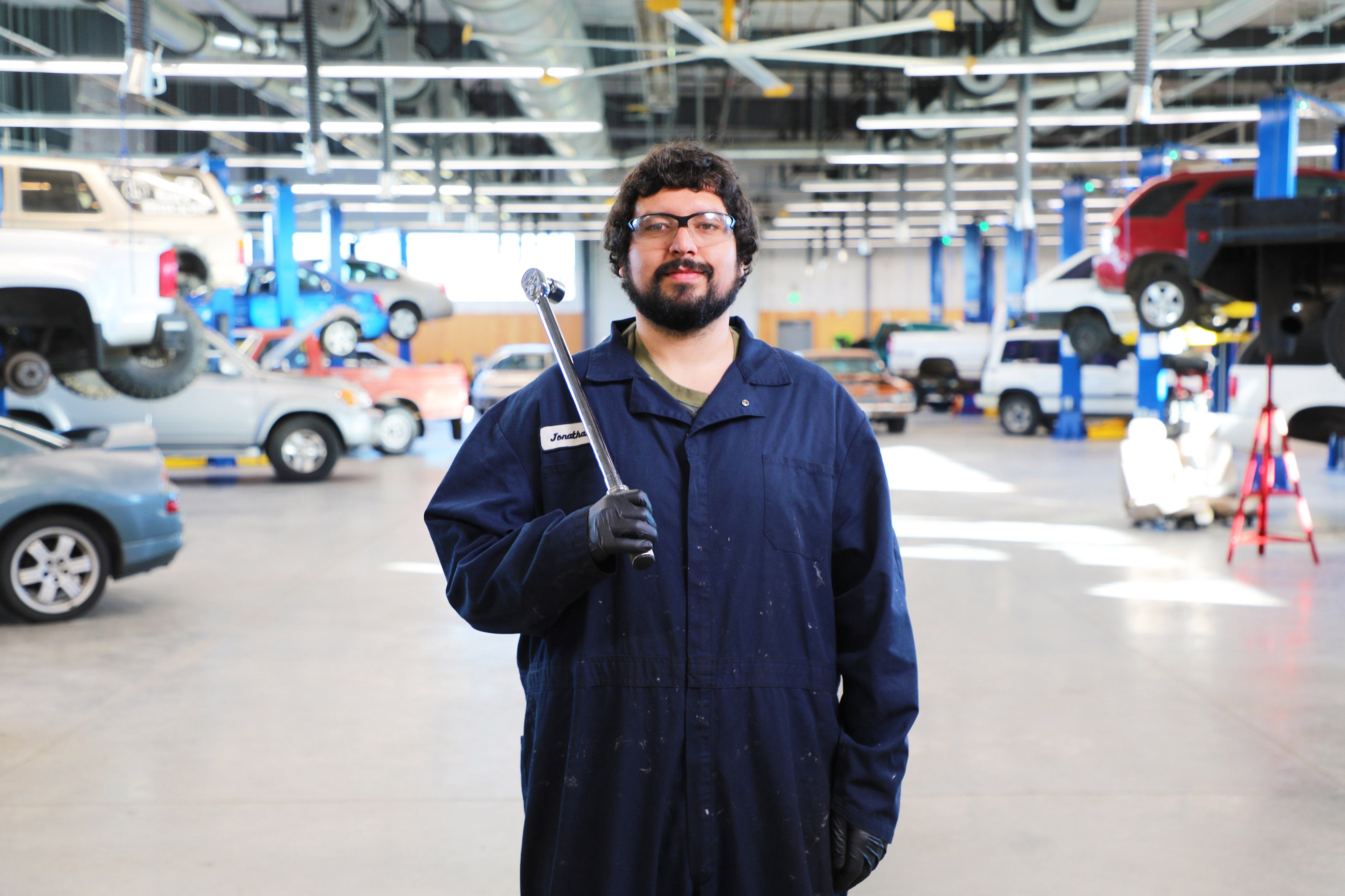 Atuo mechanic student 