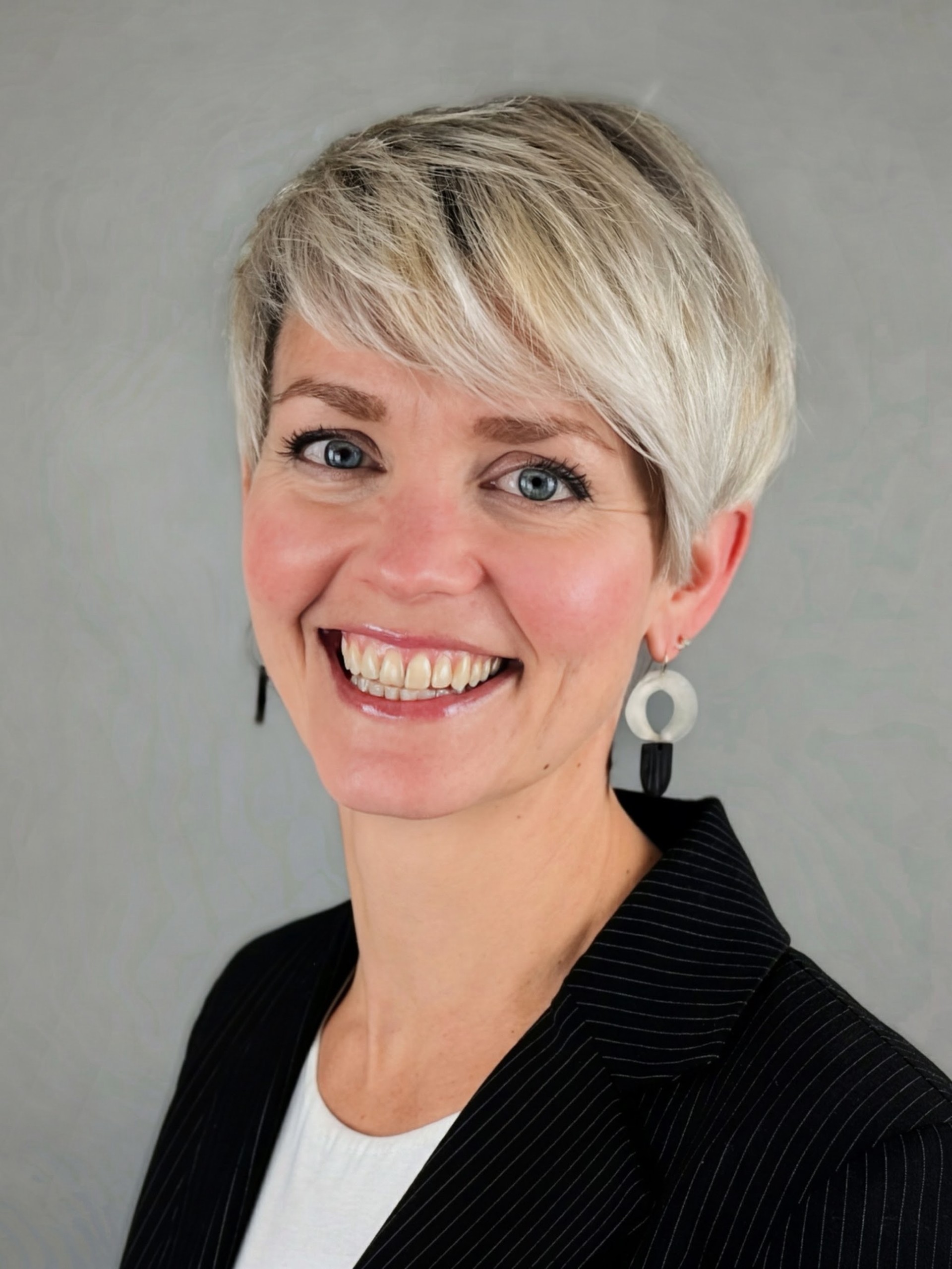 Professional Headshot E. Laidler